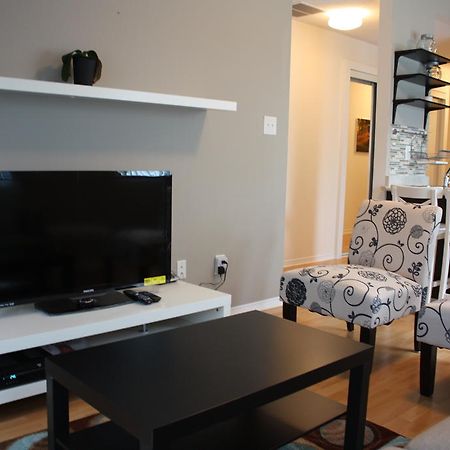 Accurate Plus Furnished Apartment- Brickstone Mews Mississauga Room photo
